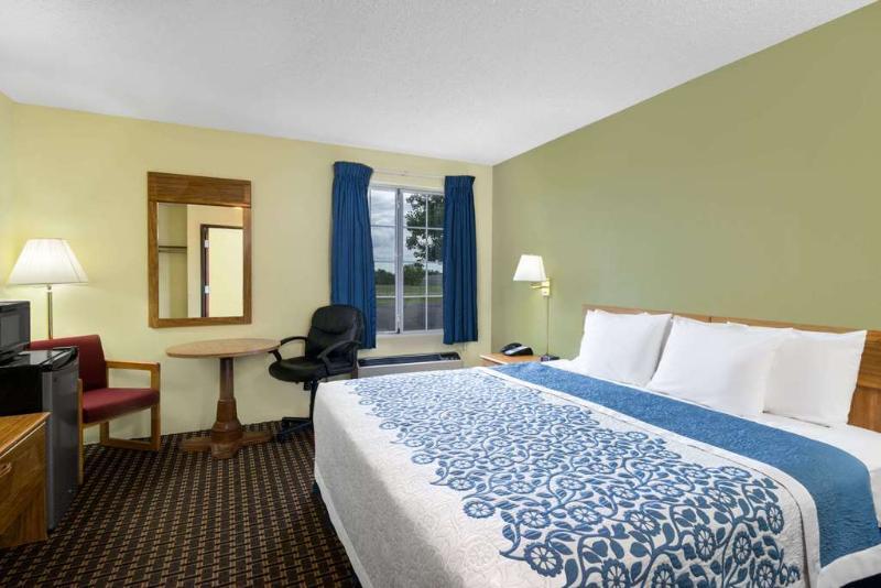 Coratel Inn & Suites By Jasper Newton Экстерьер фото